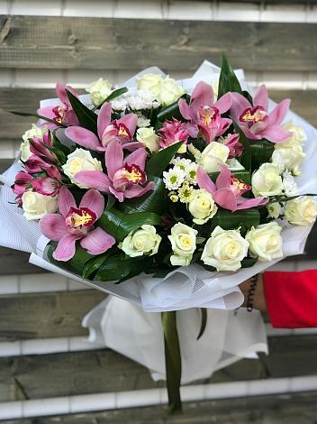 Букет цветов из: Розы и Хризантемы в Никоновское