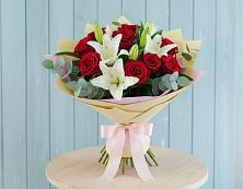 Букет цветов из:  Лилии и Розы в Никоновское