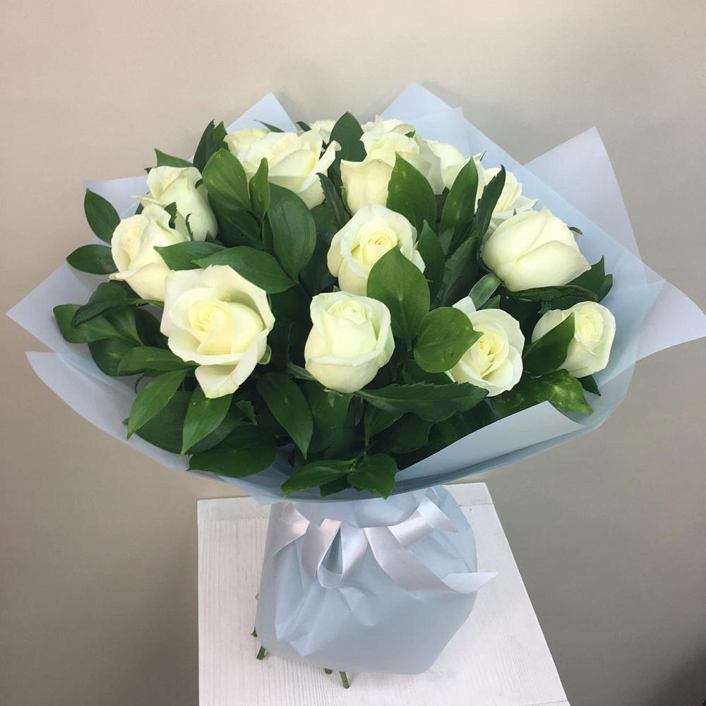 Букет 15 Белых роз Проуд в Никоновское