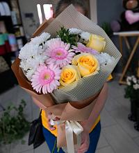 Букет цветов из:  Герберы, Розы и Хризантемы в Никоновское