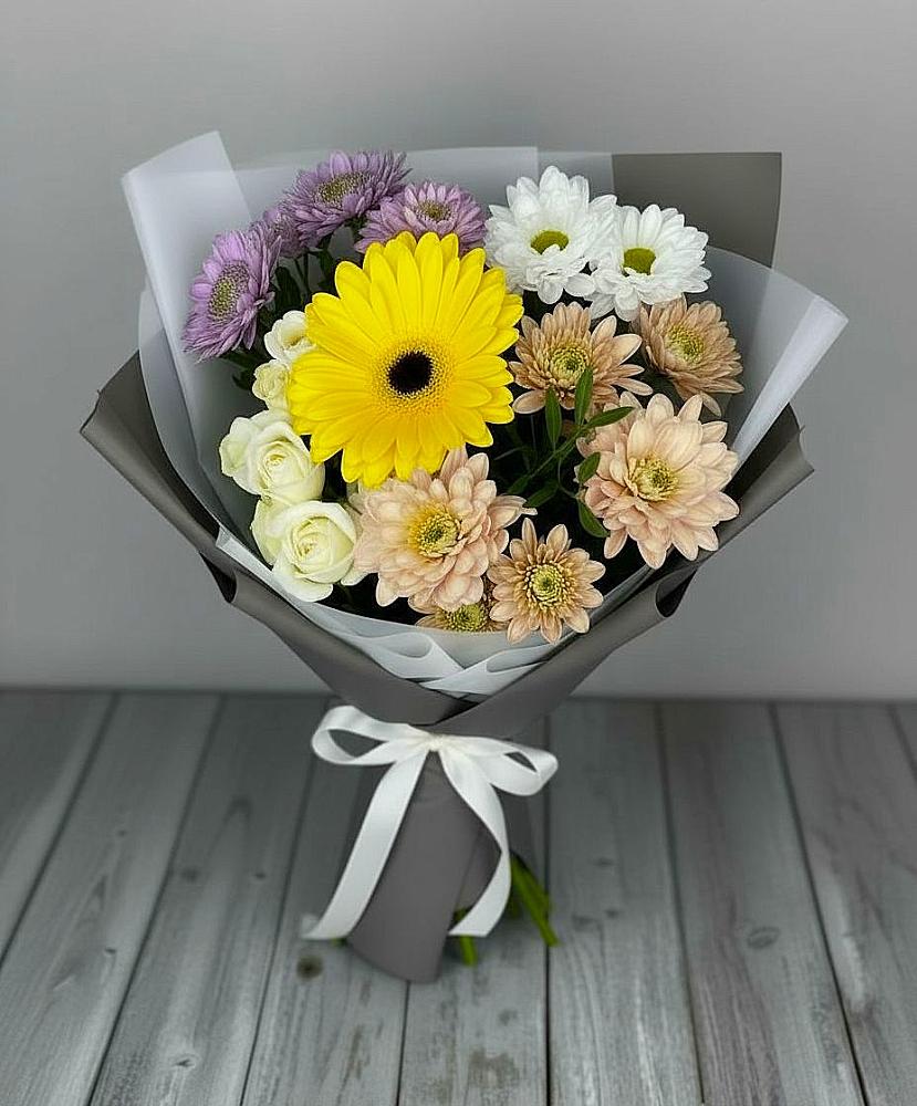 Букет цветов из: Розы, Герберы и Хризантемы в Никоновское