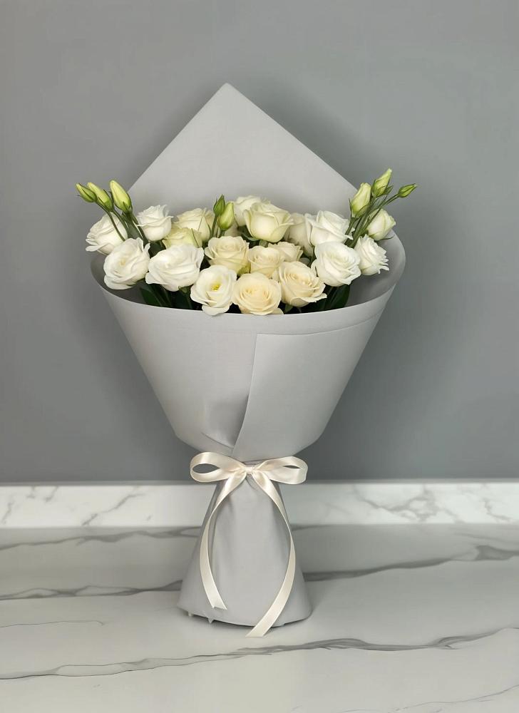 Букет цветов из: Розы и Лизиантусы в Никоновское