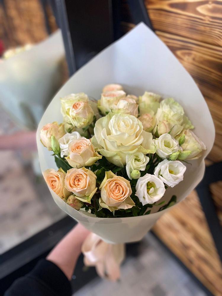 Букет цветов из: Розы и Лизиантусы в Никоновское